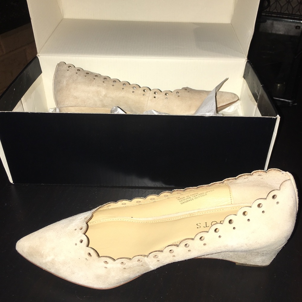 Nude wedges